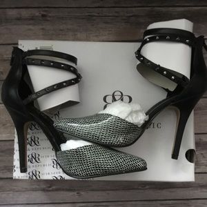 Rock & Republic Ezra black strappy heels